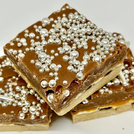 O.M.G. Fudge (Peanut Butter & Chocolate Fudges w' Caramel & Marshmallows)