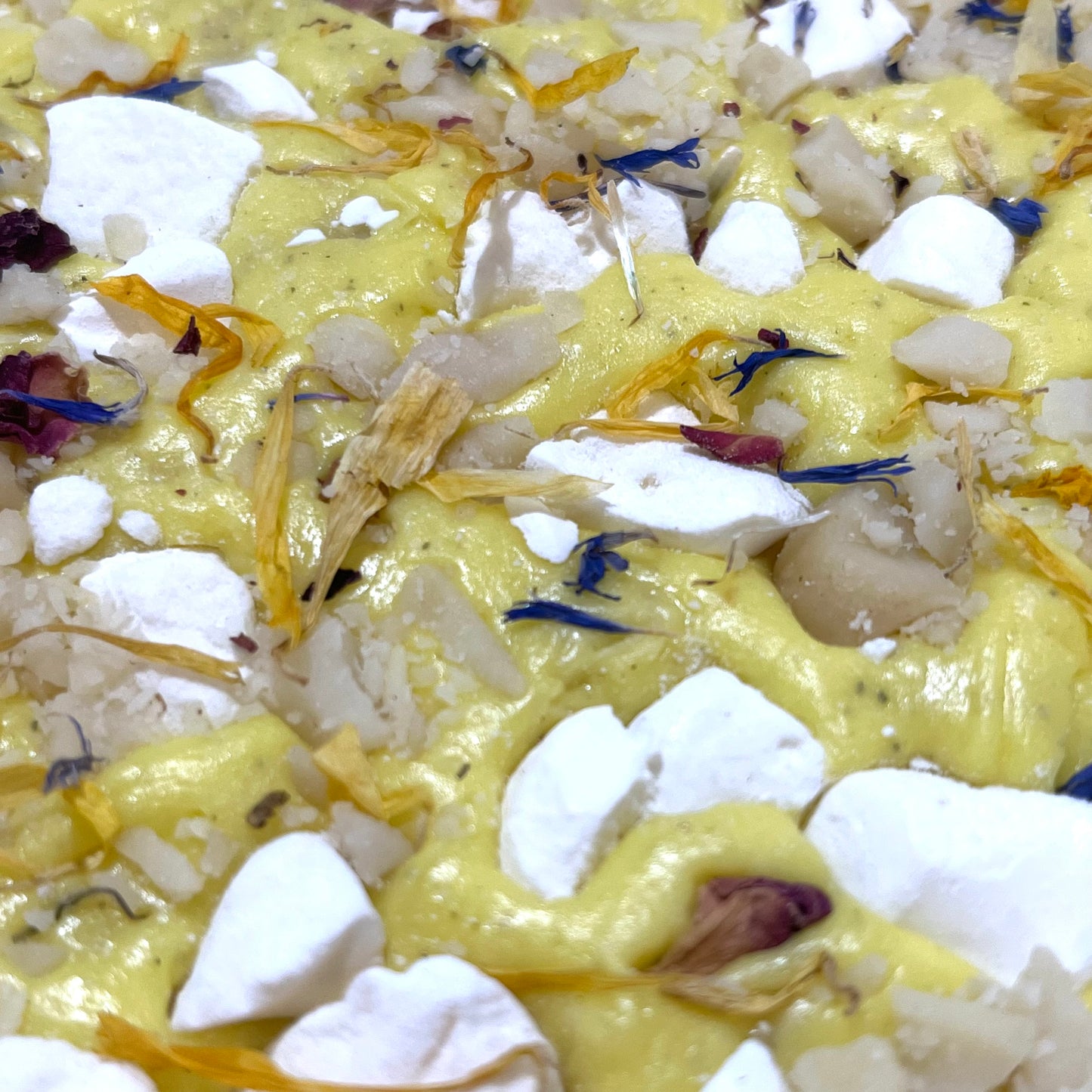 Native Australian Lemon Myrtle Pavlova & Macadamias Nougat